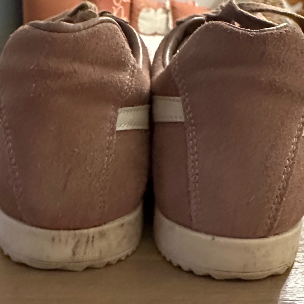Gola Mauve and White Casual Sneakers - Picture 5 of 6
